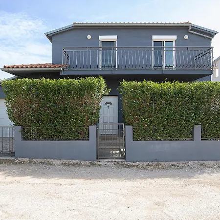 Papillon - Ausgestattete Ferienoase Villa