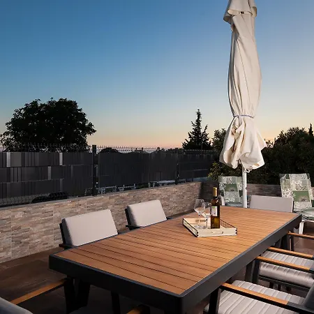 Papillon - Ausgestattete Ferienoase Villa