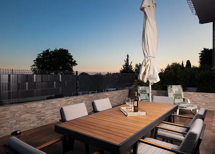 Papillon - Ausgestattete Ferienoase Villa