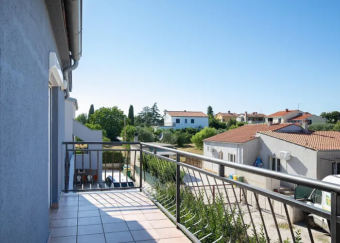 Papillon - Ausgestattete Ferienoase Pula