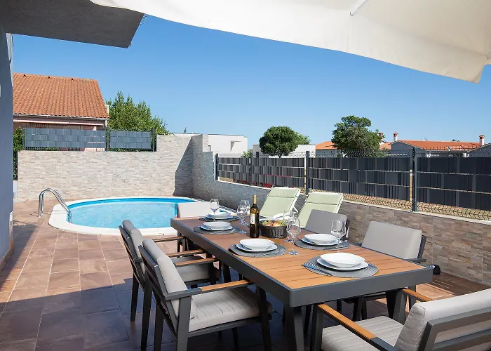 Papillon - Ausgestattete Ferienoase Villa